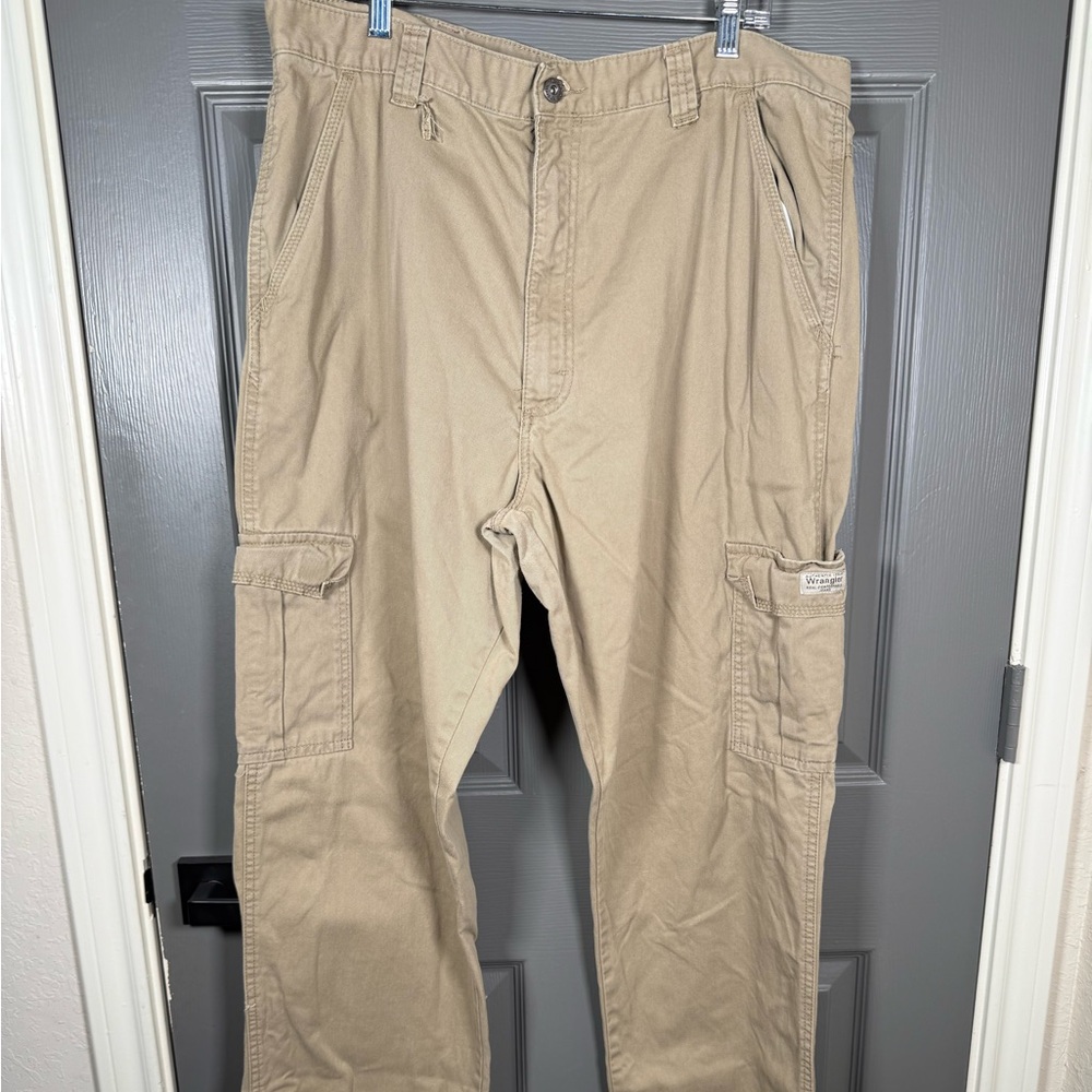 Wrangler Men's Beige Cargo Pants